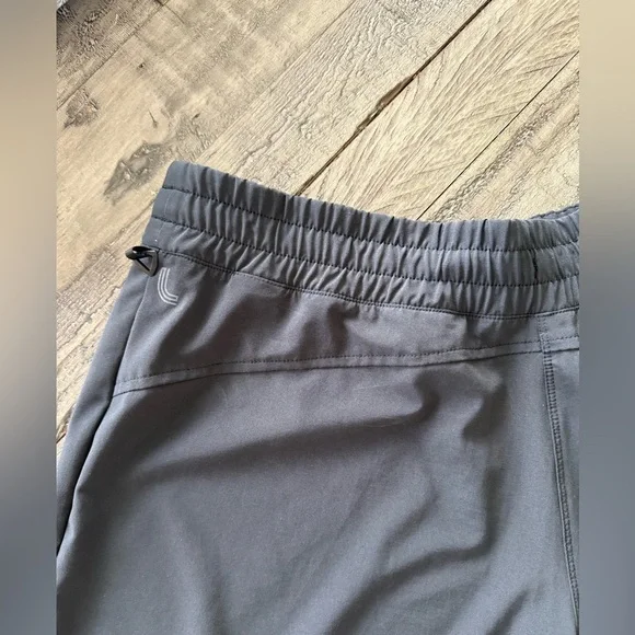 Lole Athletic Shorts, size medium. - Picture 5 of 6